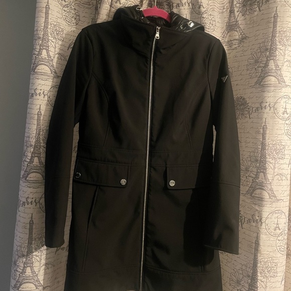 Guess BLK raincoat with hood - Picture 3 of 4